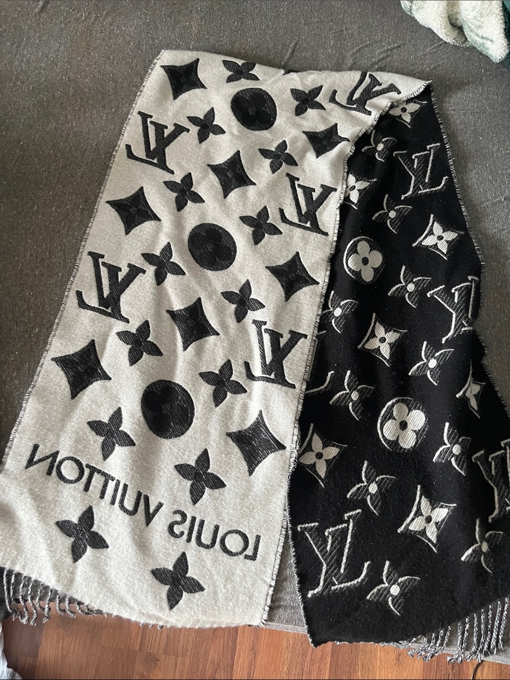 Louis Vuitton Black & Cream Reversible Monogram Shawl